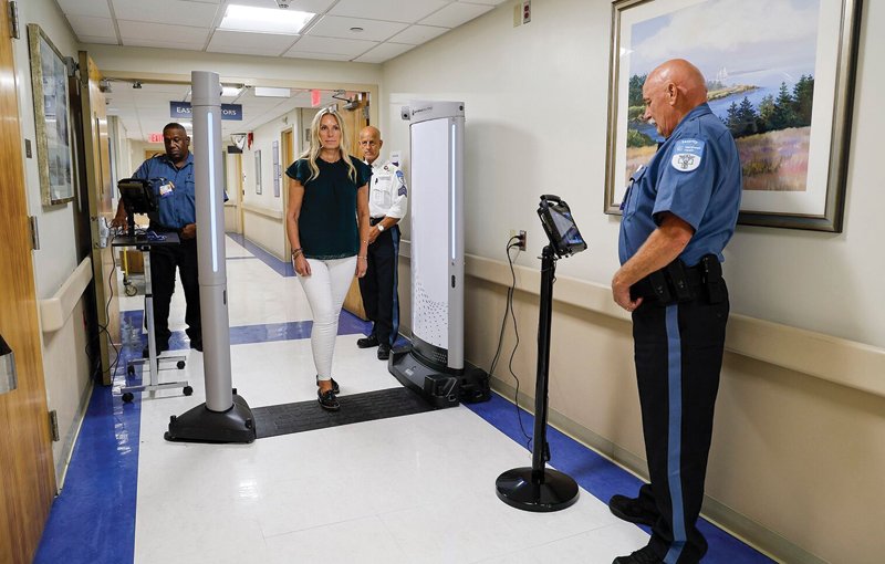 metal-detection-security-guards metal detection security guards for manufacturing facilities